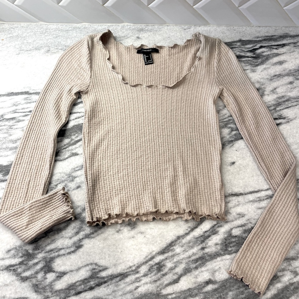 Forever 21 Top Long-Sleeve! Like New!